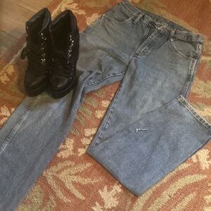 Rustler Women's Straight Leg Jeans SIZE 30x34